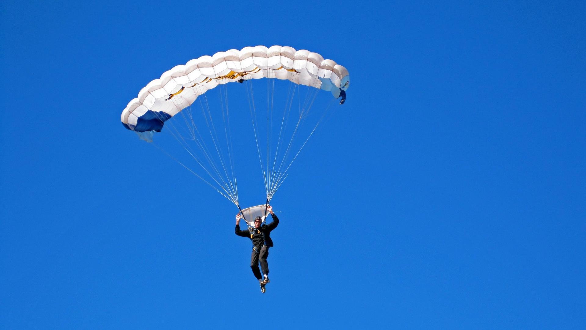 中国篮球运动员技术动作效率提升研究，篮球运动员专项技能特征
