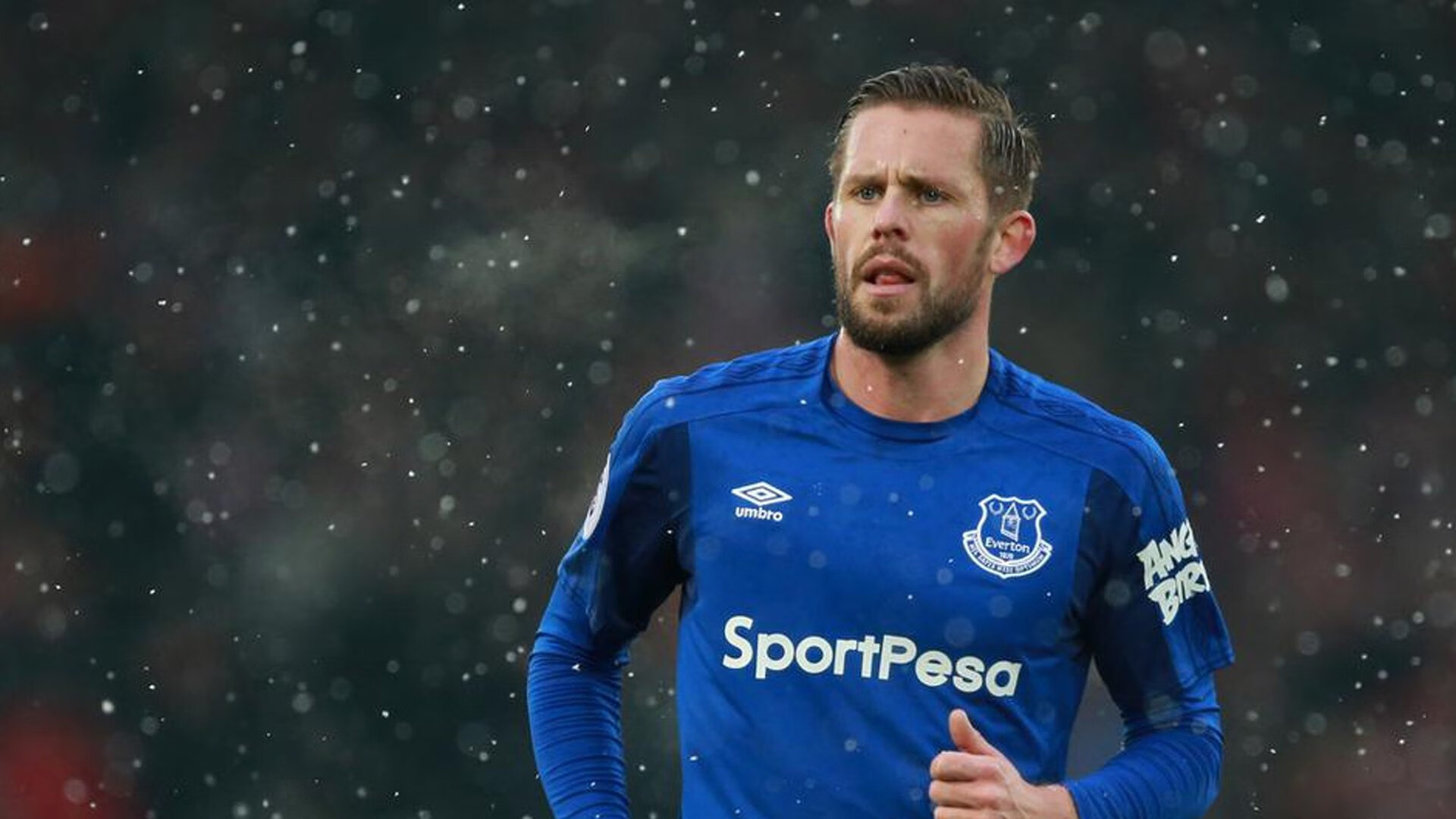 全员参战:年轻球员如何在关键时刻挺身而出?,全面球员