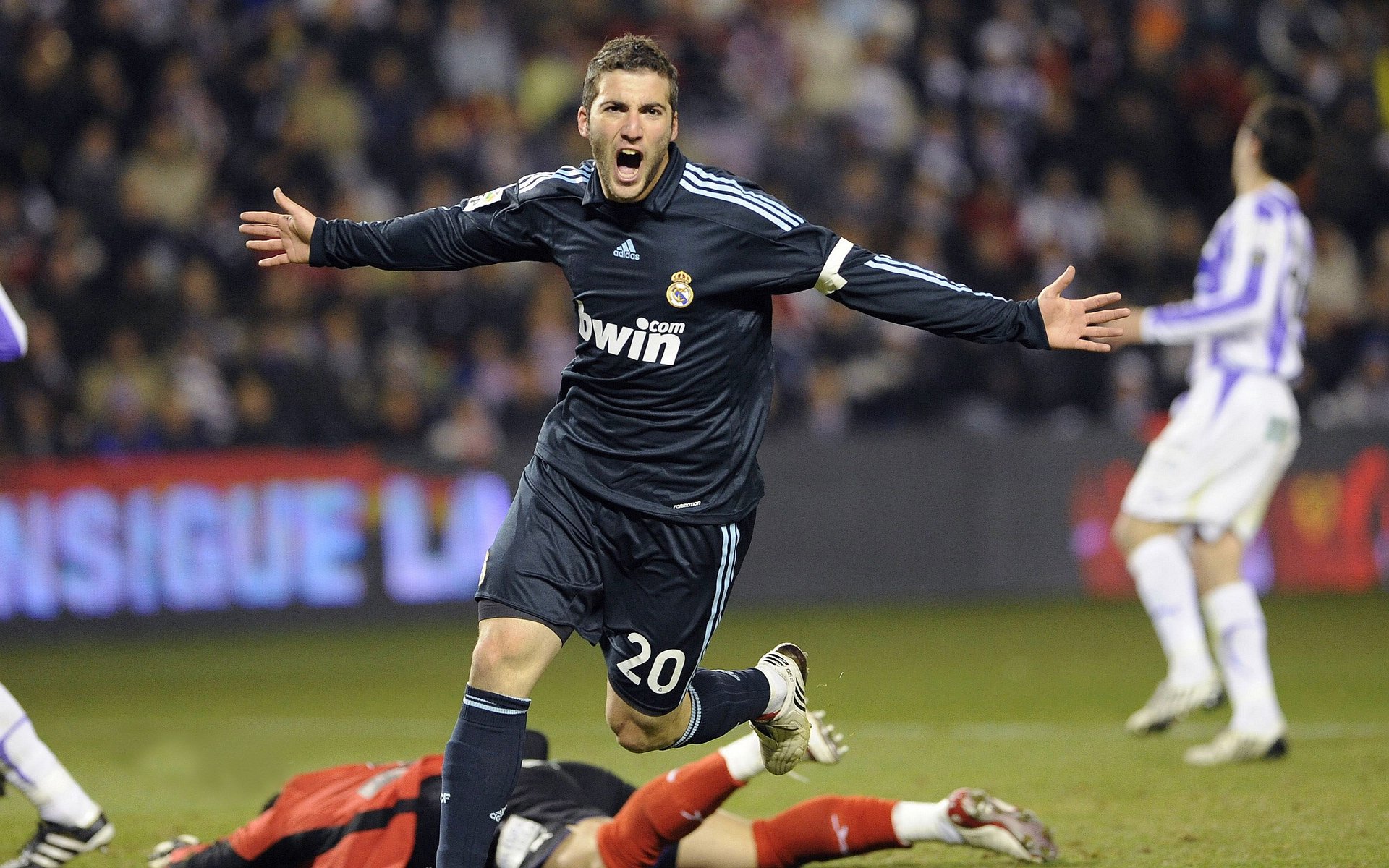 开云官网APP下载-意甲焦点，球员赛后采访讲述场上战术调整的关键点，意甲谈论最多的60秒