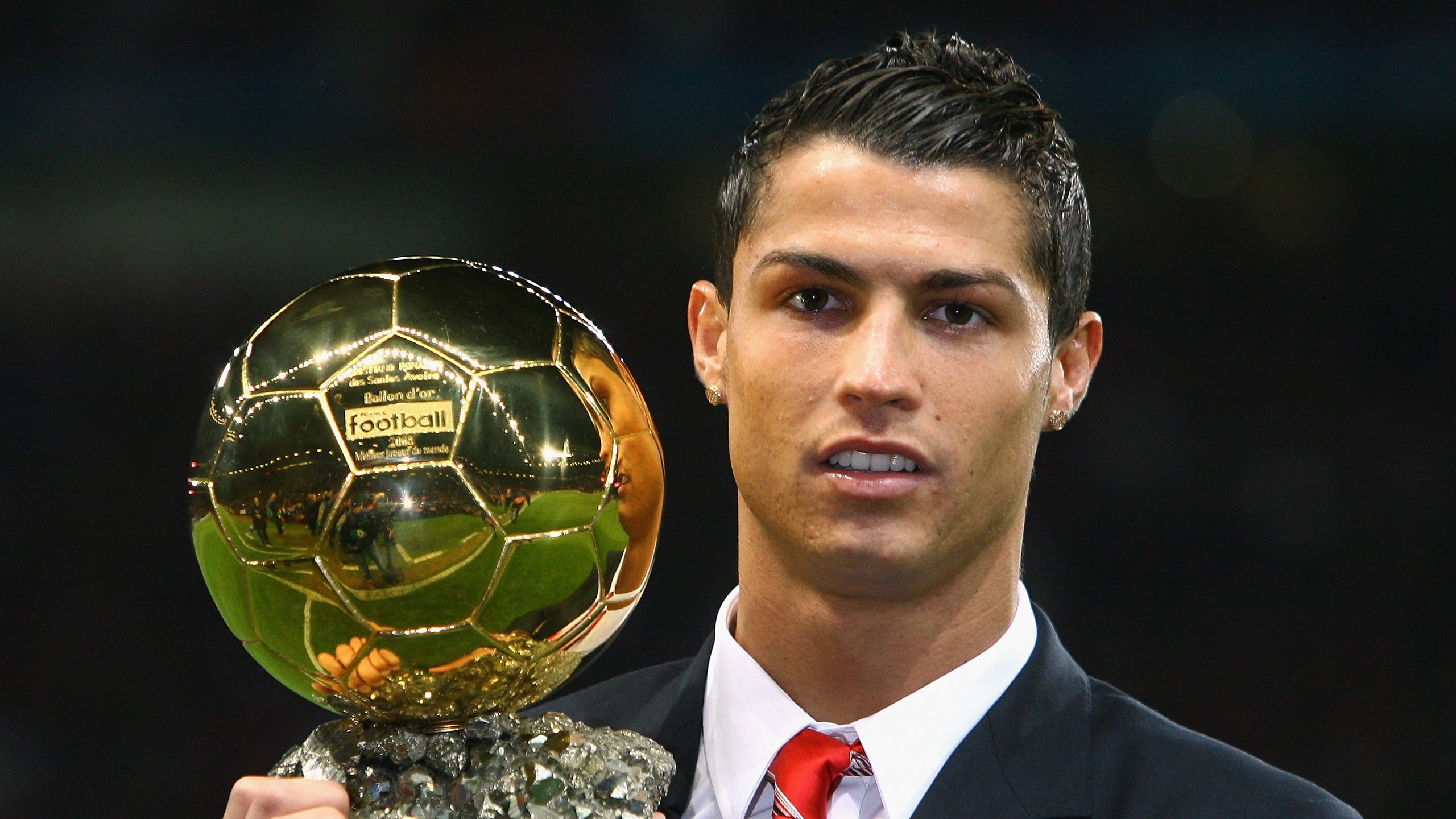 开云入口-逆境中崛起的“战士”：那些在低迷后焕发新活力的球员眼前一亮